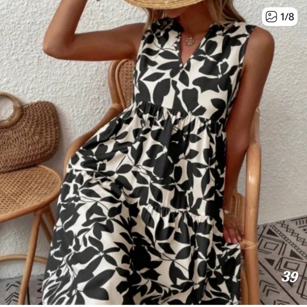 Black and White Floral Tiered Dress Sz L